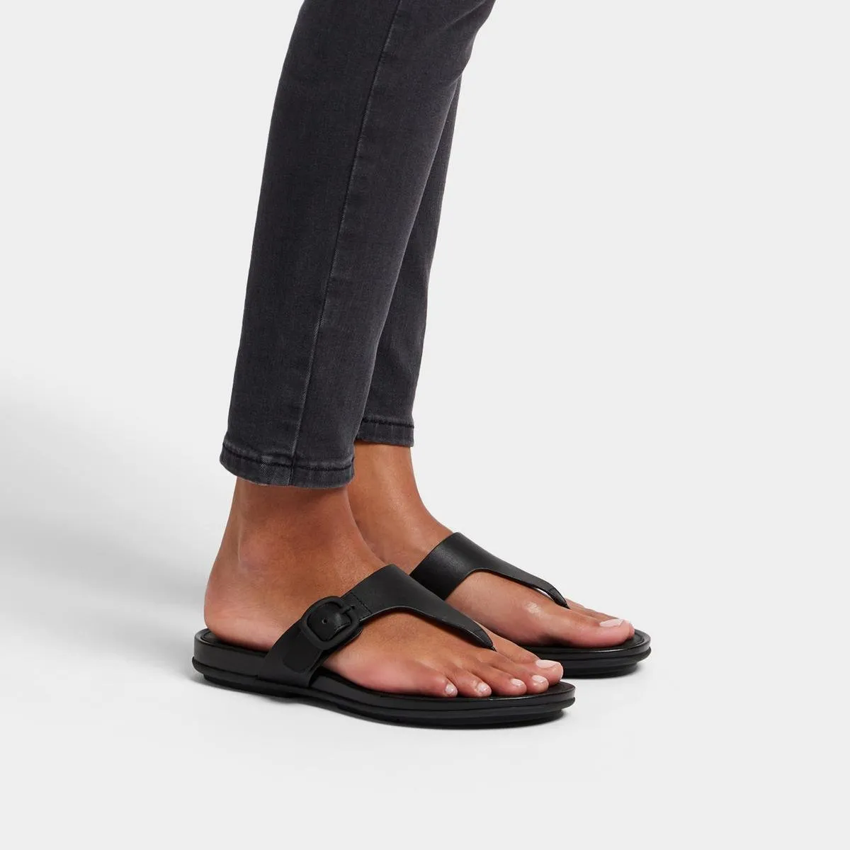 Fitflop Gracie Rubber-Buckle Leather Toe-Post Sandals